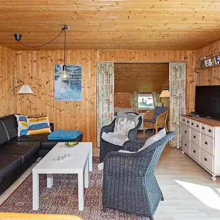 Three-bedroom In Frostrup 1 *