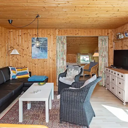 Familyfriendly Retreat Near Feriehus *